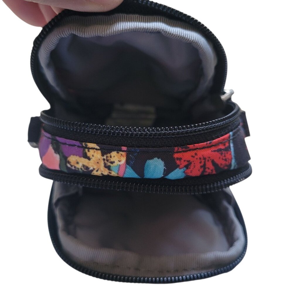 LeSportsac wristlet - Picture 5 of 8